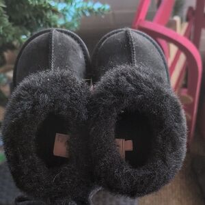 Black Plush Kids Slipper Boots